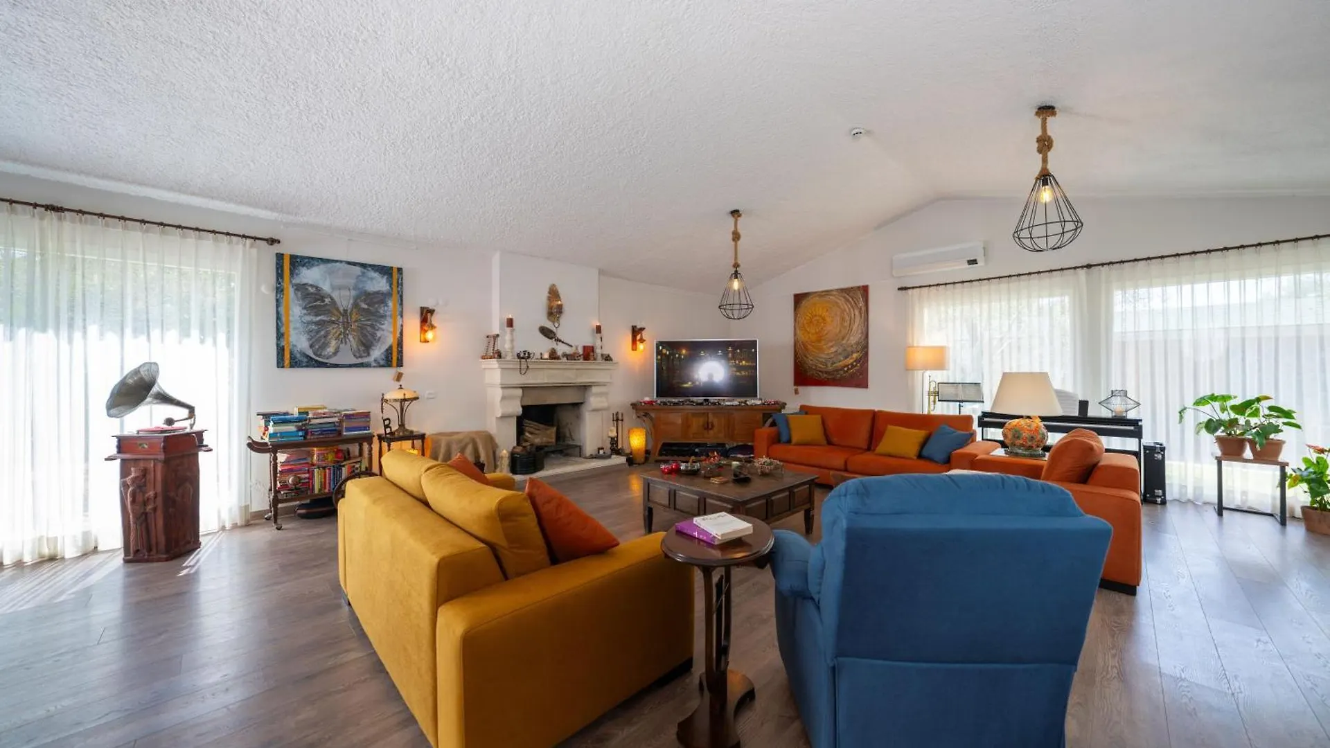 Bir Dem Urla Otel