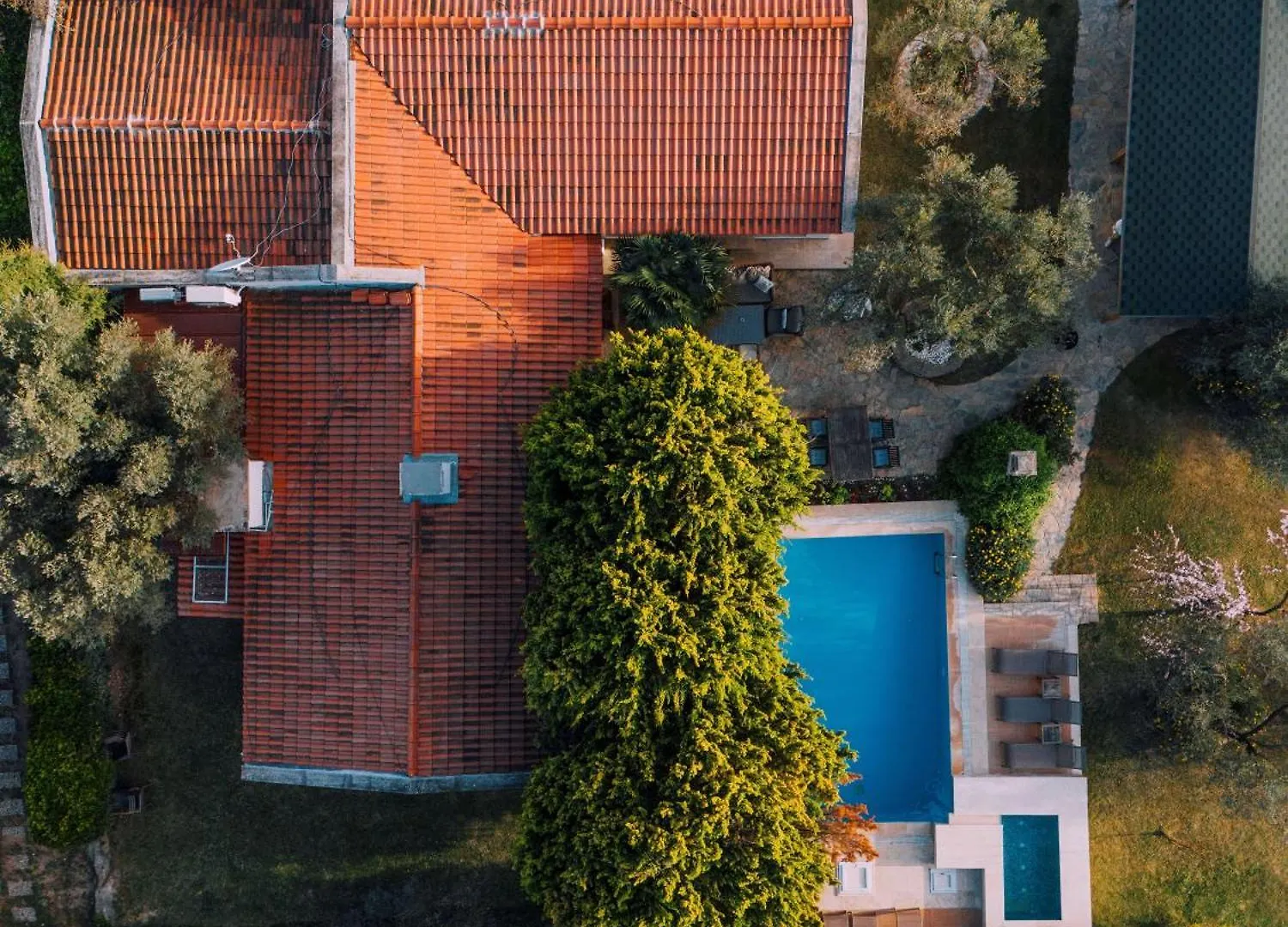 Bir Dem Urla Otel
